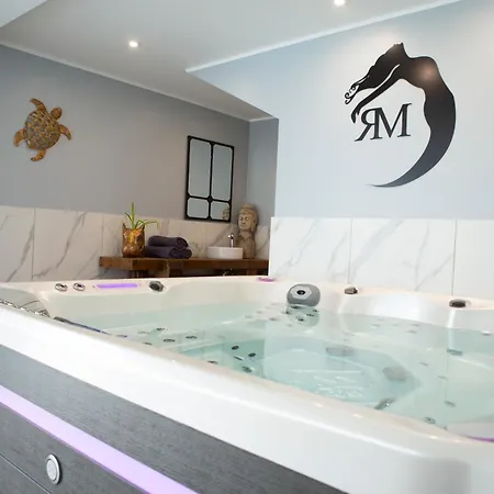 Le Repaire De Melusine - De Charme Et 3*