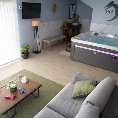 Bed and Breakfast Le Repaire De Melusine - De Charme Et 3*