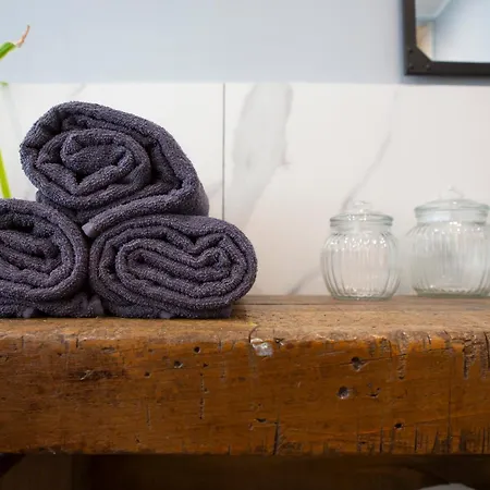 Le Repaire De Melusine - De Charme Et Bed and Breakfast
